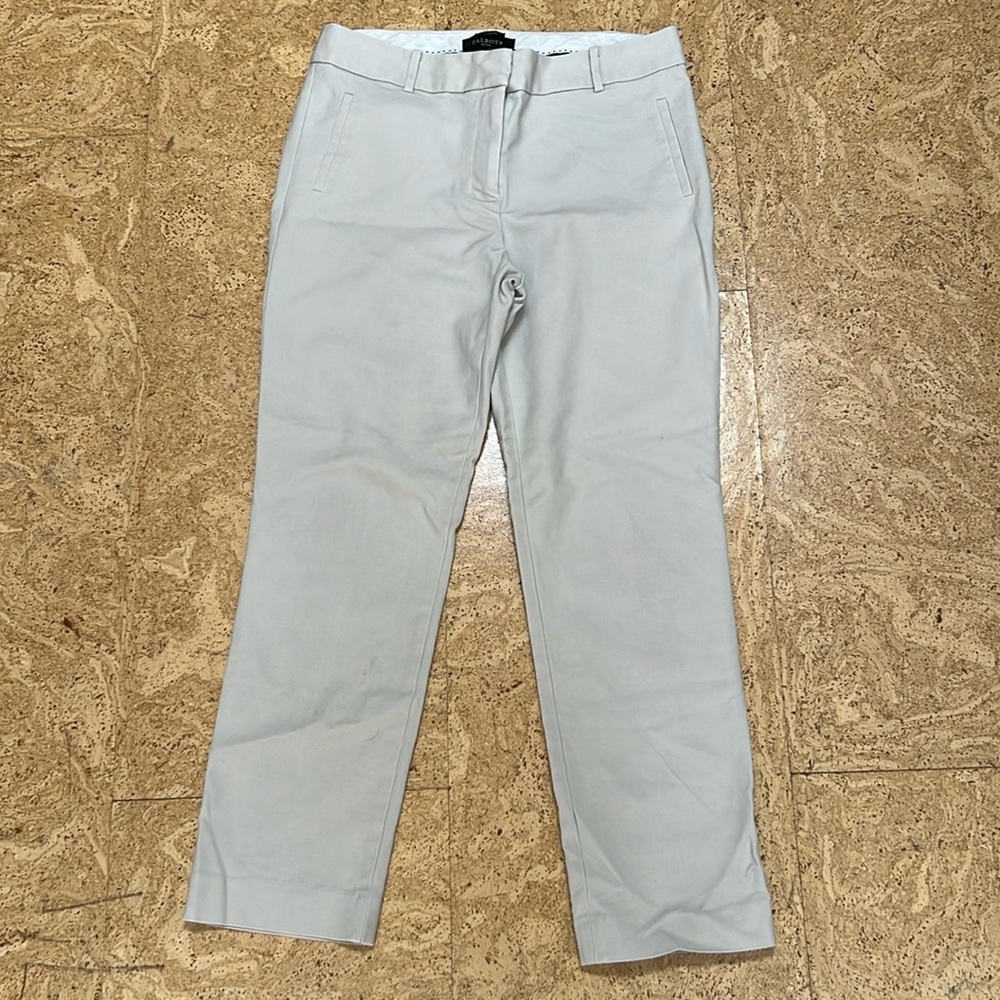Talbots EUC Newport style khaki pants 8P